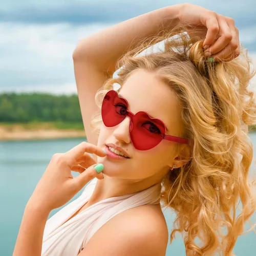 Vista 3 de ABOOFAN Gafas de sol en forma de corazón sin montura gafas de sol transparentes en forma de corazón sin montura gafas de sol de corazón rojo