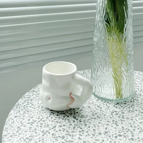 Vista 4 de Taza de cerámica hecha a mano para el vientre grueso Taza de café con mango de brazo Taza grasa Taza de café Potbelly Regalo del día