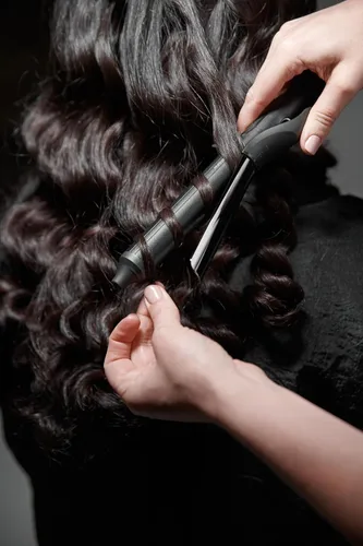 Vista 8 de ghd Curve® Professional Hair Curling Irons & Wands