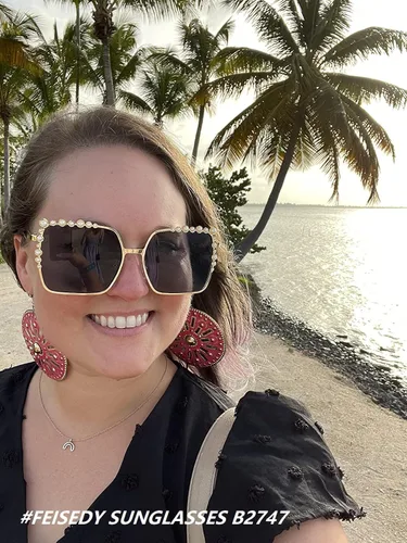 Vista 3 de FEISEDY Gafas de sol cuadradas de gran tamaño para mujer, diseño de perlas 2021, nuevas sombras grandes de moda de lujo B2747