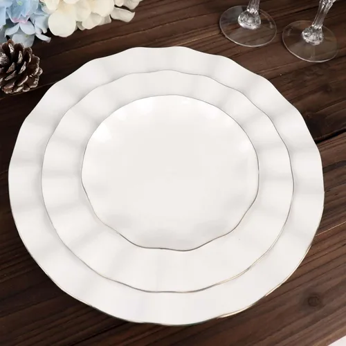 Vista 52 de Efavormart 10 Pack Platos redondos de plástico negro de 6" para postre y ensalada, platos desechables para aperitivos con borde ondulado dorado