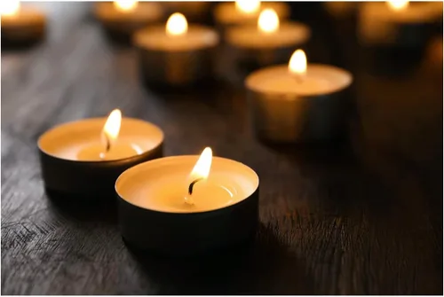 Vista 4 de Amari Velas de té de 0.44 onzas – Paquete de 100 velas sin perfume – Dura de 3 a 5 horas (blanco)