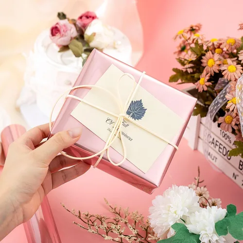 Vista 5 de Merture - Rollo de papel de regalo rosa - 17 pulgadas x 32.8 pies (46.5 pies cuadrados) Papel de regalo sólido color rosa metálico con líneas