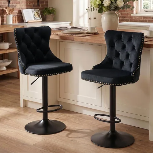 Vista 323 de SoarFlash Juego de 2 taburetes de bar tapizados de terciopelo moderno con patas de madera, botones acolchados, cabeza de clavo cromada, asiento