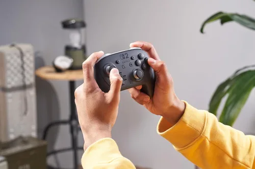 Vista 9 de Nintendo Switch™ 2 Pro Controller