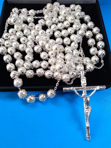 Vista 2 de Boda/Lazo para Matrimonio/ Lasso para Boda/Lazo de Perla Marfil con casquillo en todas las cuentas y Cruz católica de Metal Lazo Color Plata.