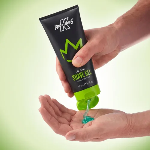 Vista 8 de King of Shaves Gel de afeitado refrescante para hombres, gel de afeitar transparente de baja espuma para pieles sensibles, moldeo de barba