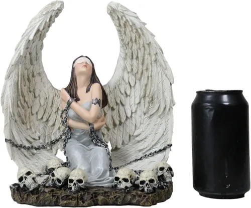 Vista 6 de Ebros Gift Espíritus cautivos con los ojos vendados Ángel de pureza atado en cadenas por Graveyard of Skulls Figurine Fantasy Gothic Spirit Ocultit
