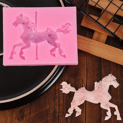 Vista 4 de Caballo de carrusel 3D, pastel de fondant de silicona, decoración de pasteles para decoración de pastel de carrusel, chocolate