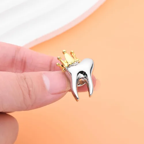 Vista 5 de Hanreshe 2 pines de dentista de dientes, cuidado de dientes, placa de solapa, lindo regalo dental de cristal para médico enfermera