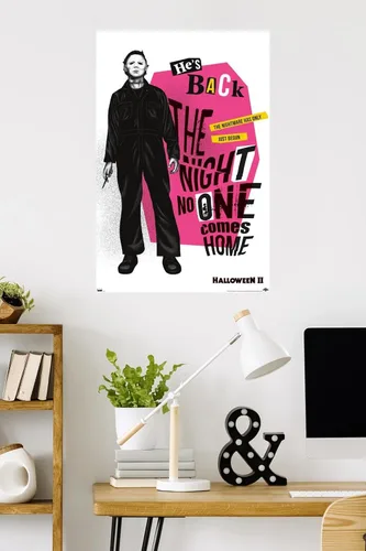 Vista 13 de Trends International Halloween II - Póster de pared con texto en inglés "He's Versión enmarcada de caoba