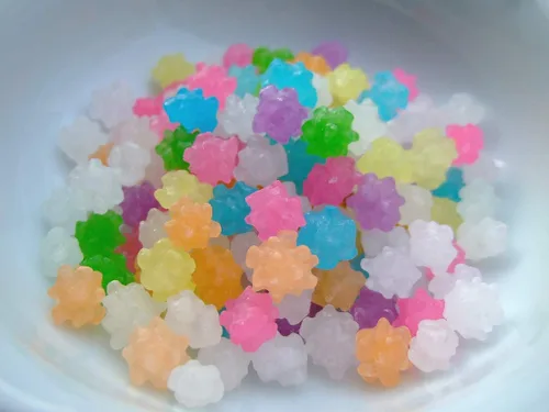Vista 3 de Paquete de 2 caramelos japoneses Konpeito de 2.9 onzas, incluyendo cuchara medidora