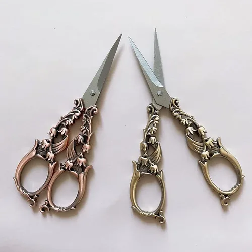 Vista 3 de Tijeras de costura de estilo retro floral de 5.9 in, tijeras de costura para bordado, tijeras de sastre retro, tijeras antiguas para herramientas