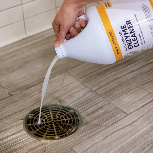 Vista 5 de AmazonCommercial Limpiador enzimático multiusos, 1 galón, 1 paquete