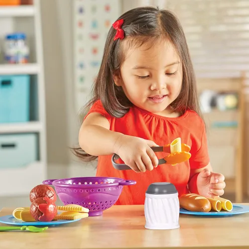 Vista 2 de Learning Resources New Sprouts Hora de la Pasta - 20 piezas, a partir de 2 años, juguetes de simulación de alimentos para niños pequeños, juguetes