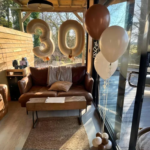 Vista 6 de Decoración de Globos Número 10 de 40 Pulgadas, Globos de Corazón Neutro de Papel de Aluminio Crema Retro Albaricoque Marrón con Globo de Helio
