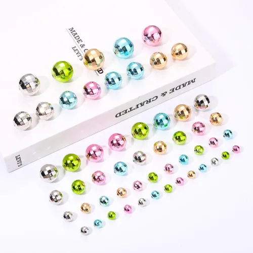 Vista 2 de 100 cuentas de bola de discoteca para hacer joyas, dijes reflectantes de bola de espejo para pulseras, collares, aretes, manualidades, accesorios