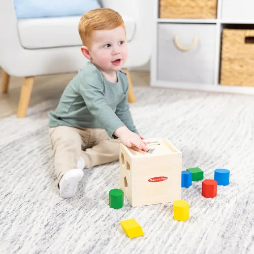 Vista 6 de Melissa & Doug Cubos de formas de Clasificación Clásico Juguete de Madera, Juguete de Desarrollo, Forma Fácil de Agarre, Construcción de Madera