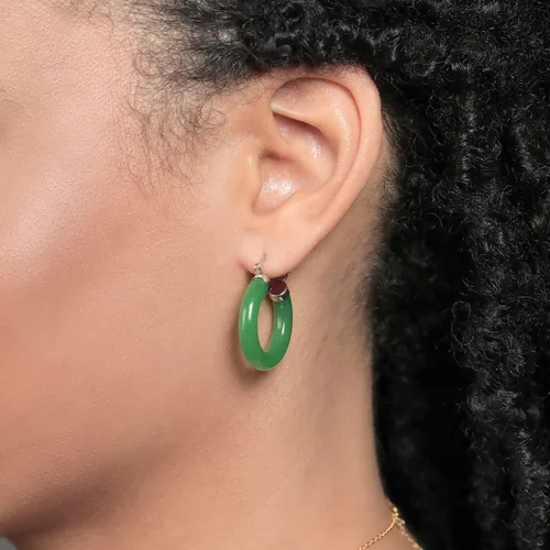 Vista 4 de Gem Stone King Aretes de aro de jade verde Plata de ley 925 Diámetro de 1/2 pulgada Aretes de aro clásicos con bisagra y poste con muescas