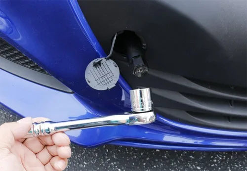 Vista 8 de iJDMTOY Kit de adaptador de soporte de montaje para placa de matrícula con gancho de remolque para parachoques delantero sin taladro, compatible