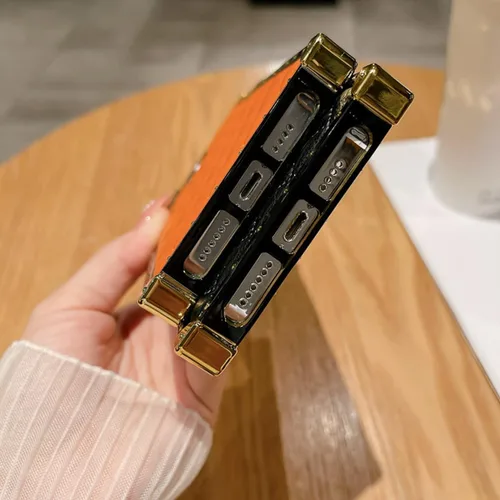 Vista 4 de Changjia Funda para iPhone 15 Pro Max para mujer, bonita decoración dorada de lujo, esquina de TPU suave, parachoques elegante, a prueba de golpes