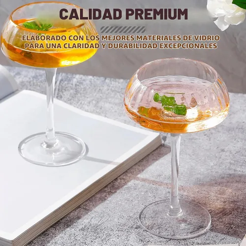 Vista 2 de Lysenn Juego de Copas Coupe de 4 - Copas de Martini Premium Sopladas a Mano - Perfectas para Cóctel y Champán – 8.45 oz, Transparentes