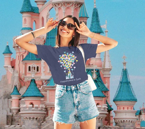 Vista 7 de Camisas mágicas para mujer, camisa Magic Kingdom, camiseta de manga corta con el lugar más feliz de la tierra, camiseta de vacaciones familiares
