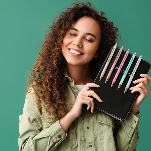 Vista 5 de Jeyiour 12 bolígrafos divertidos para adultos, elegantes inspiracionales con purpurina con mensajes motivacionales, bolígrafos bonitos para oficina