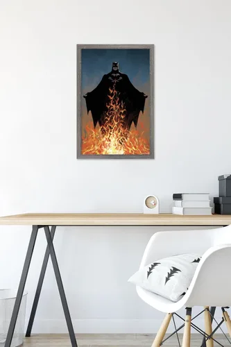 Vista 6 de Trends International DC Comics Batman - Póster de pared de fuego, 22.4 pulgadas de largo x 14.7 pulgadas, versión enmarcada de madera de granero