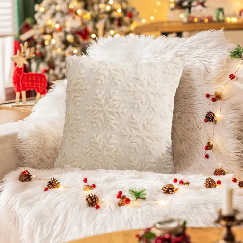 Vista 2 de Juego de 2 fundas de almohada decorativas de terciopelo de invierno con copos de nieve beige, 18 x 18 pulgadas, funda de cojín cuadrada