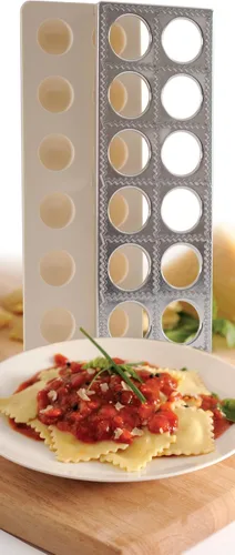 Vista 6 de Norpro Fabricante de Raviolis con Prensa de 12 Pulgadas, Metálico