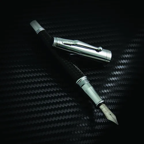Vista 10 de Monteverde Invincia cromada, pluma estilográfica de fibra de carbono negra media (MV40065)