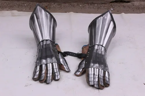 Vista 3 de GlobalMart 18 Guage - Guantes de acero medieval de caballero gótico, par de guanteletes