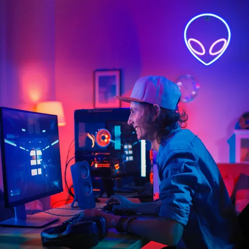 Vista 6 de Letreros de neón para decoración de pared, 3 luces LED de neón para dormitorio, USB o pilas, con luz espacial con temática de planeta alienígena