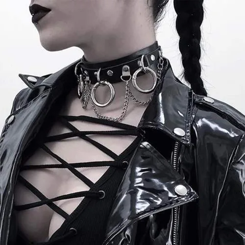 Vista 2 de Gargantilla gótica para mujeres y niñas, de cuero negro, con forma de corazón y cadenas circulares de corazón, collar de Halloween, collar gótico