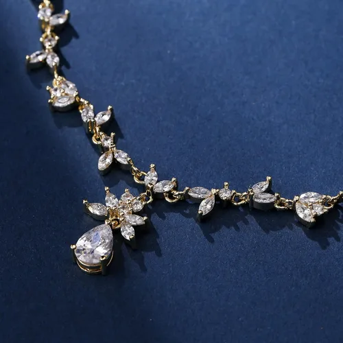Vista 4 de EleQueen Juego de joyas nupciales de boda para mujer, para novias, damas de honor, elegante hoja de vid, circonita cúbica, lágrima, collar, aretes