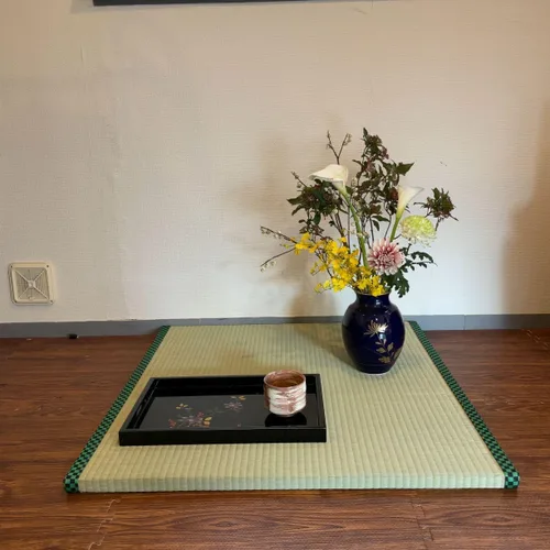 Vista 7 de Warabi Tatami - Tapete para sala de estar, colchón, alfombra, colchón portátil, cama japonesa, Igusa Rush Hecho en Japón, 33.5 x 33.5 pulgadas