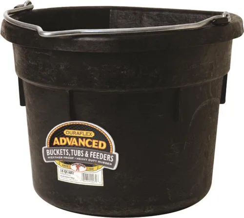 Vista 2 de Little Giant® Cubo de goma plano Cubo de agua de goma para caballos Cubo trasero plano 8 cuartos