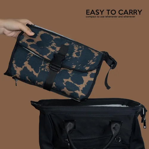 Vista 6 de Cambiador portátil para bebé, cambiador de viaje plegable con tapete impermeable de PEVA, perfecto para recién nacidos y bebés (leopardo)