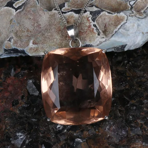 Vista 4 de Laboratorio Creado Cuarzo Rosa 70 Ct Forma de Cojín Sólido 925 Colgante de Plata para Boda