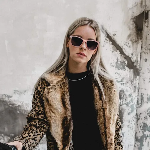 Vista 2 de MEETSUN Gafas de sol polarizadas para mujeres y hombres, estilo clásico retro