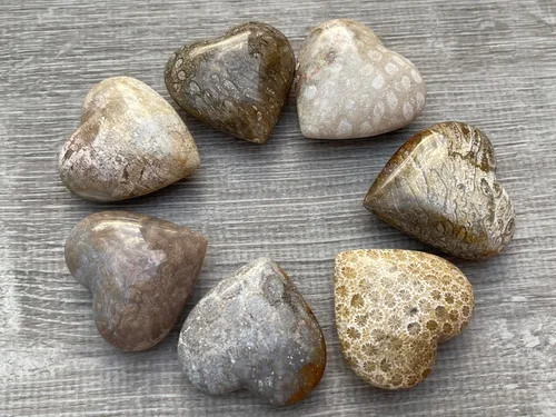 Vista 34 de Corazón hinchado de piedras preciosas al por mayor, corazones hinchados de piedras preciosas pulidas, piedra de palma de cristal, corazón de cristal