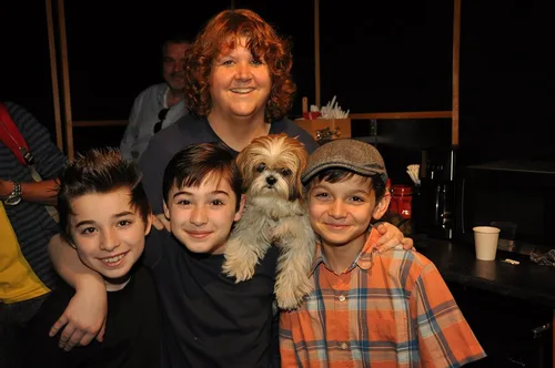 Vista 7 de Broadway's Carols for a Cure, Vol. 15