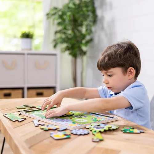 Vista 6 de Melissa & Doug Rompecabezas de madera con engranajes giratorios de persecución de animales – Rompecabezas de madera de 24 piezas para niños pequeños