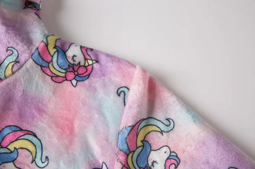 Vista 4 de SRVNFBKT Albornoces para niños y niñas, batas de baño con capucha para niños, batas de franela suave, ropa de dormir, regalo para niños y niñas