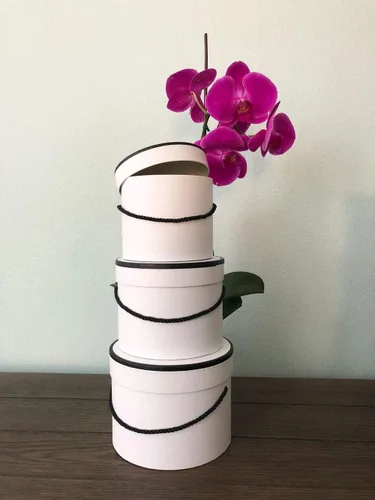 Vista 6 de UNIKPACKAGING Caja de flores redonda de alta calidad, cajas de regalo para arreglos florales y de regalo, juego de 3 piezas, con tapas, tamaño Negro