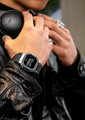 Vista 2 de Casio G-shock Gm-5600-1jf Hombres