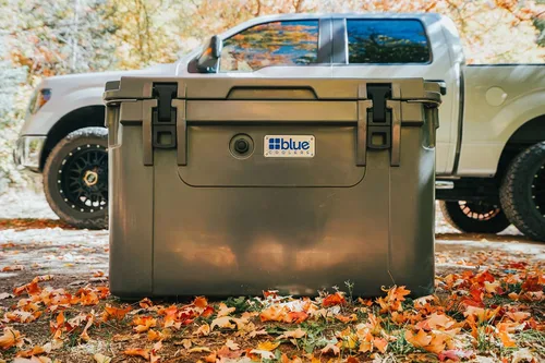 Vista 5 de Blue Coolers Ark Series 100-110 Quarts, enfriador de hielo moldeado por roto Gran baúl de hielo con capacidad para hasta 10 días