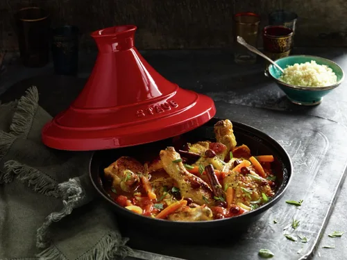 Vista 2 de STAUB – 327 – Tajine Hierro Fundido Rojo Cereza,11.0 x 11.0 x 7.9 in