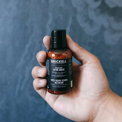 Vista 5 de Brickell Alivio Instantáneo Aftershave para Hombres, Bálsamo Natural y Orgánico Calmante para Después del Afeitado para Evitar Quemaduras
